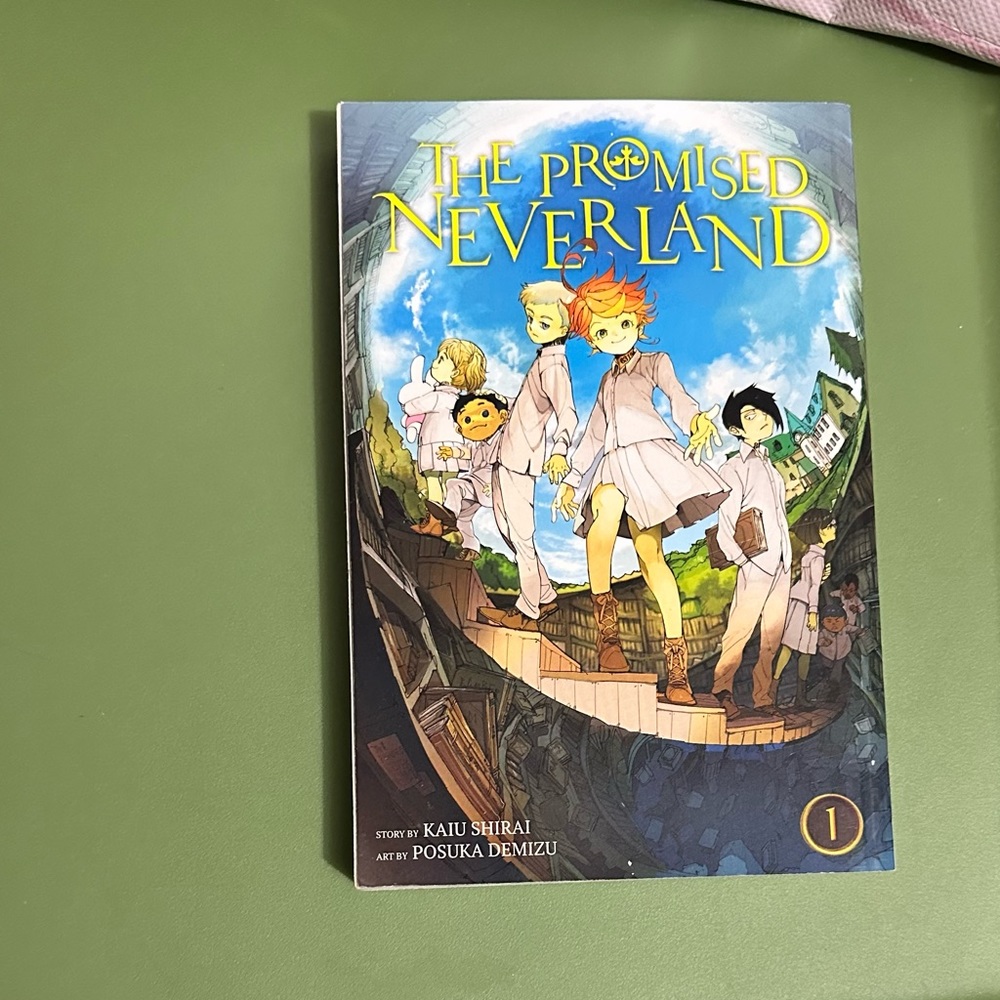 Kaia Shirai & Posuka Demizu  Book The Promised Neverland Grace Field House I